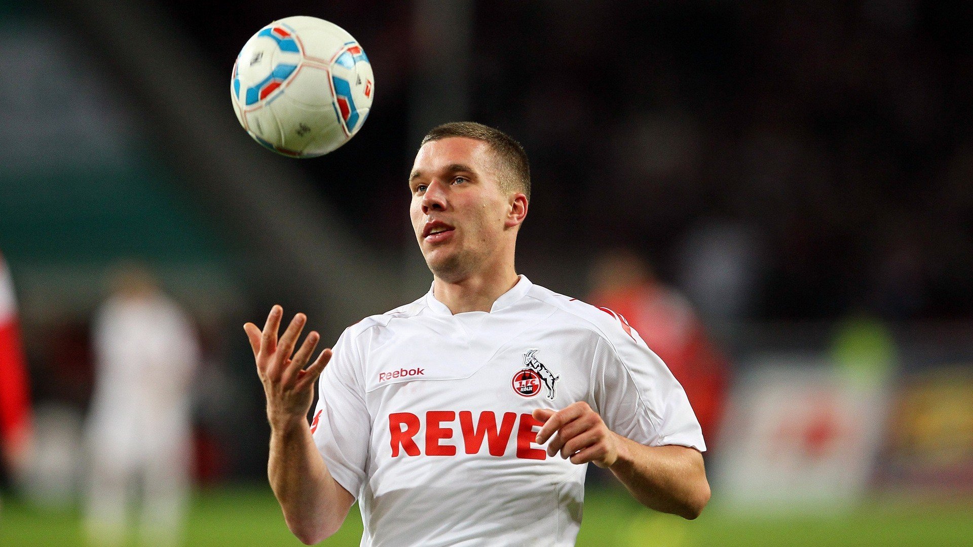 法国橄榄球赛事的转播权价值得到极大提升，法国橄榄球国家队